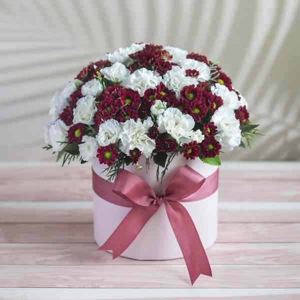 Beautiful Box Of Chrysanthemum And White Spray Carnations