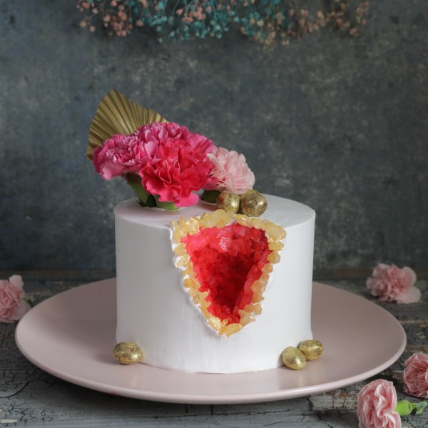 Red Geode Cake With Fresh Cream And Fresh Flowers eggless 850gms
