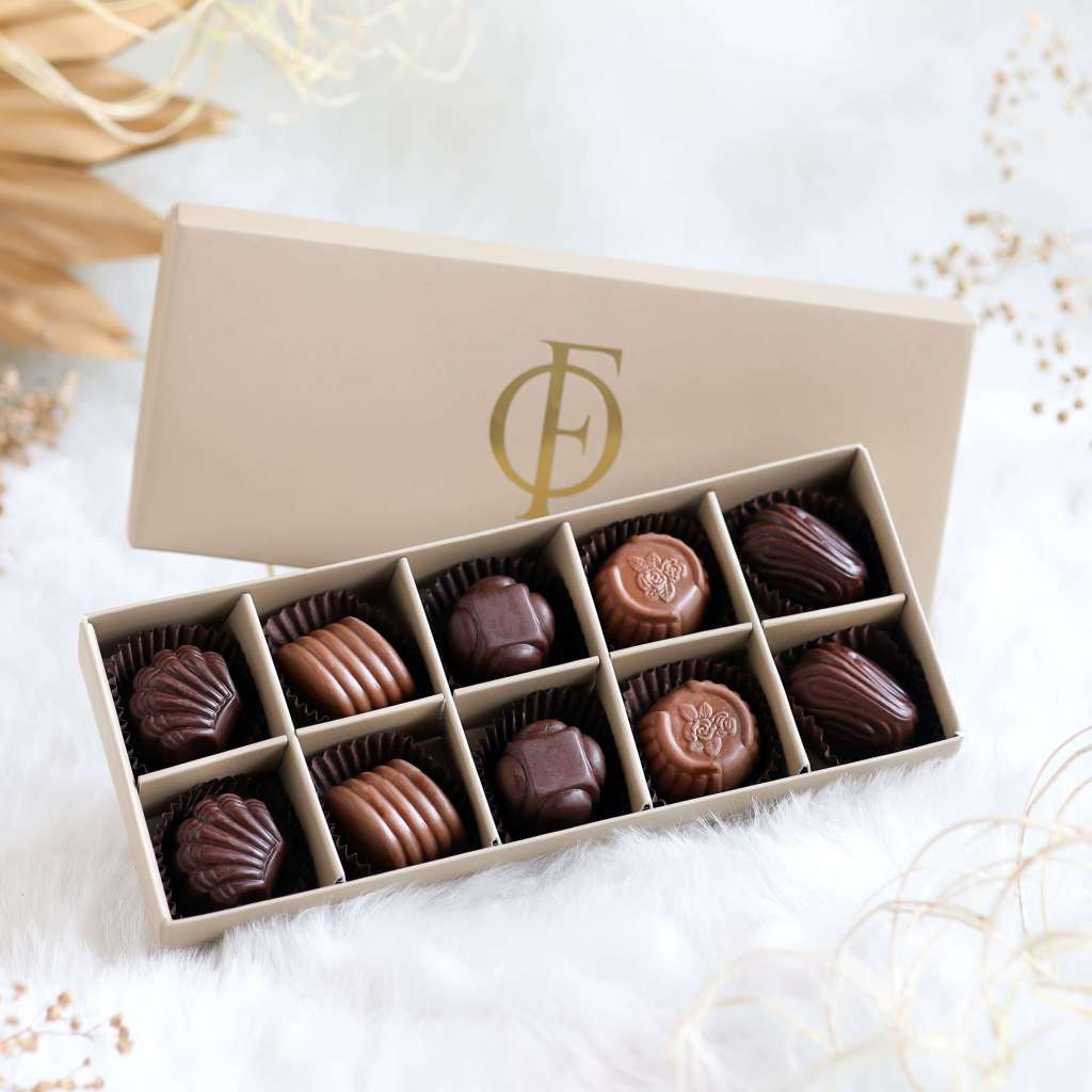 Box of 10 Assorted Pralines Eggless