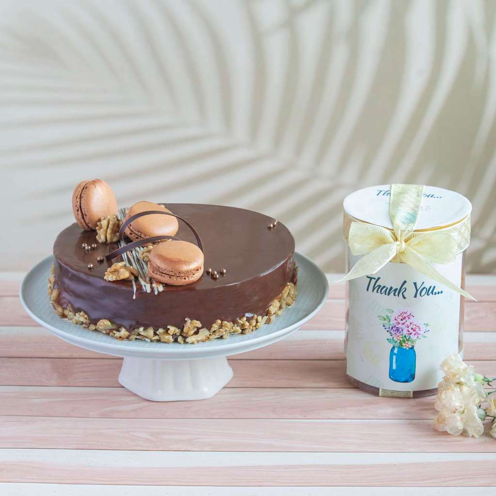 Saint Domingo Caramel And Walnut Cake With Thank You Cookie In A Jar