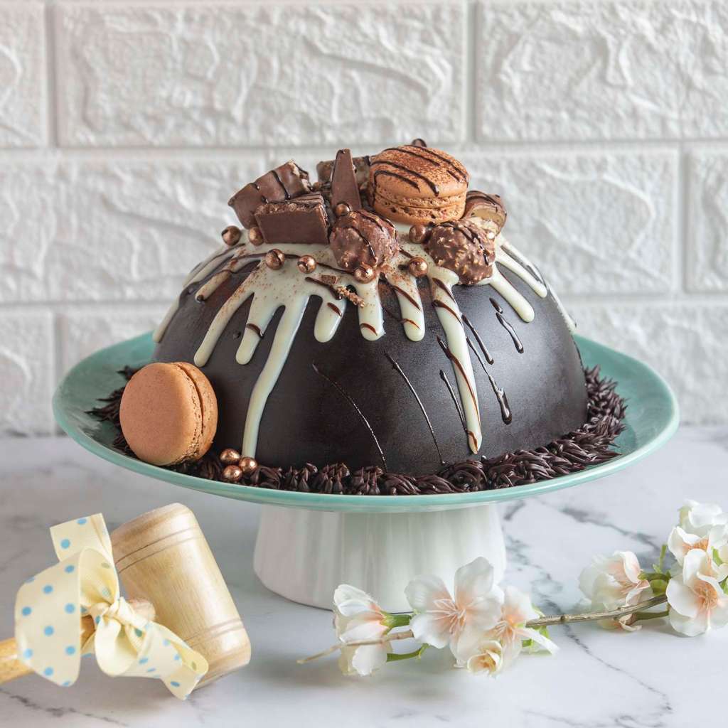 Chocolate Dome Overloaded Dutch Truffle Hammer Cake 1kg